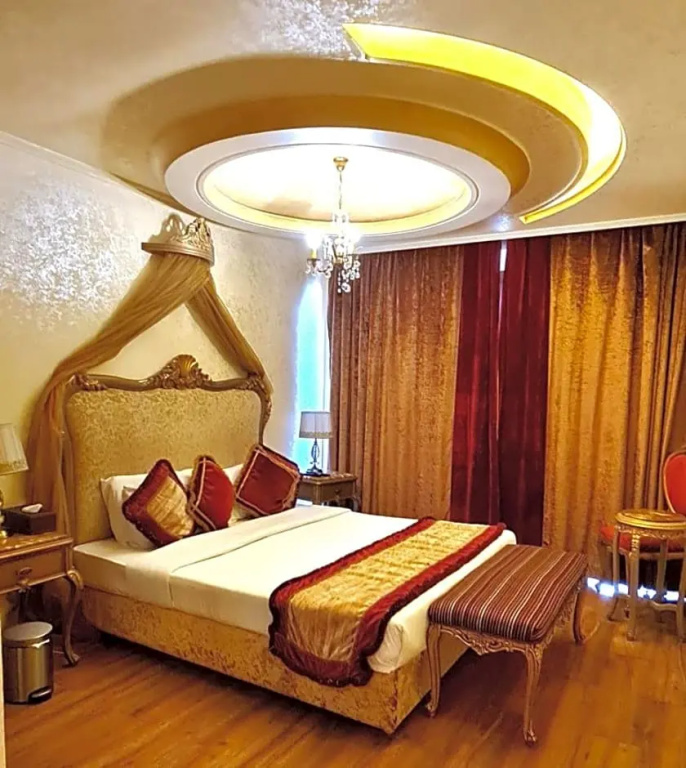 Deluxe Double room with balcony (full double bed)