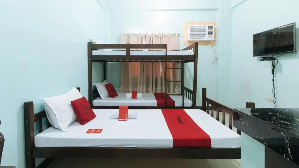RedDoorz Plus @ Billy's Resort Oslob