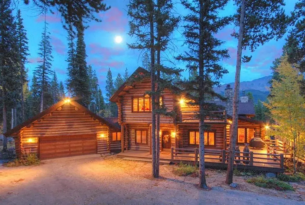 Bear Lodge Blue River Area by Pinnacle Lodging
