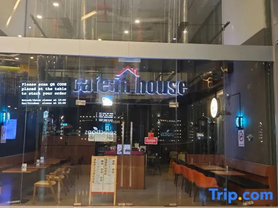 Food & Beverage