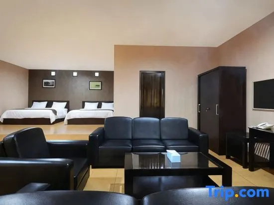 Suite with mountain view