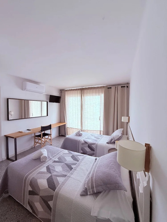 Standard Double room with city view (full double bed)