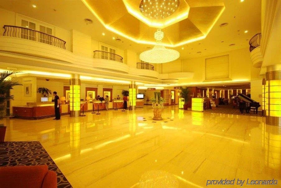 Lobby & Reception