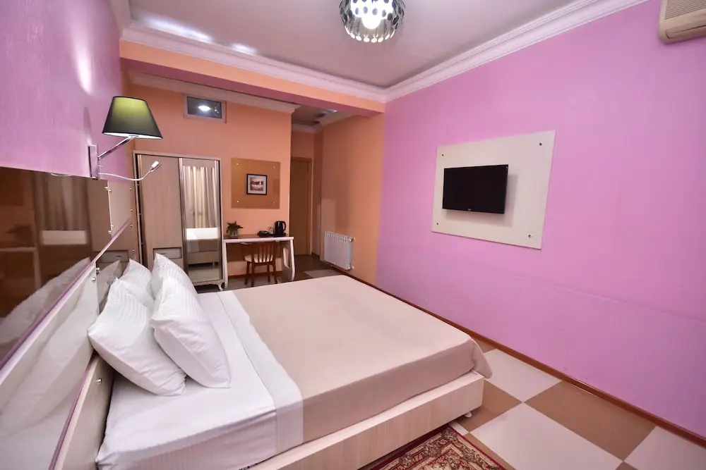 Comfort room