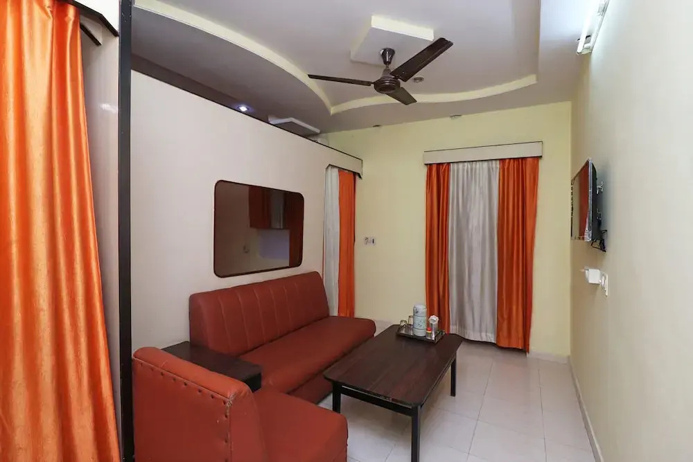 OYO 37028 Hotel Sheela