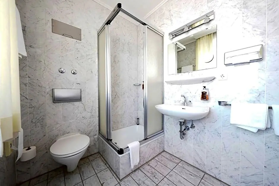 Hotel Bayerischer Hof - Chambres