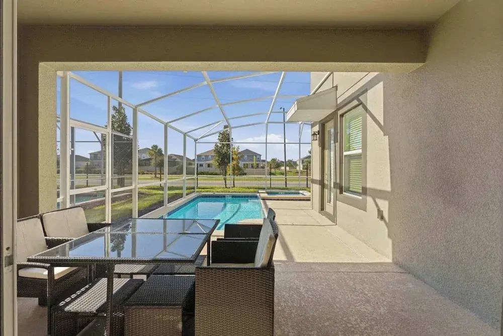 Spacious 5BR Home With Pool Near Disney