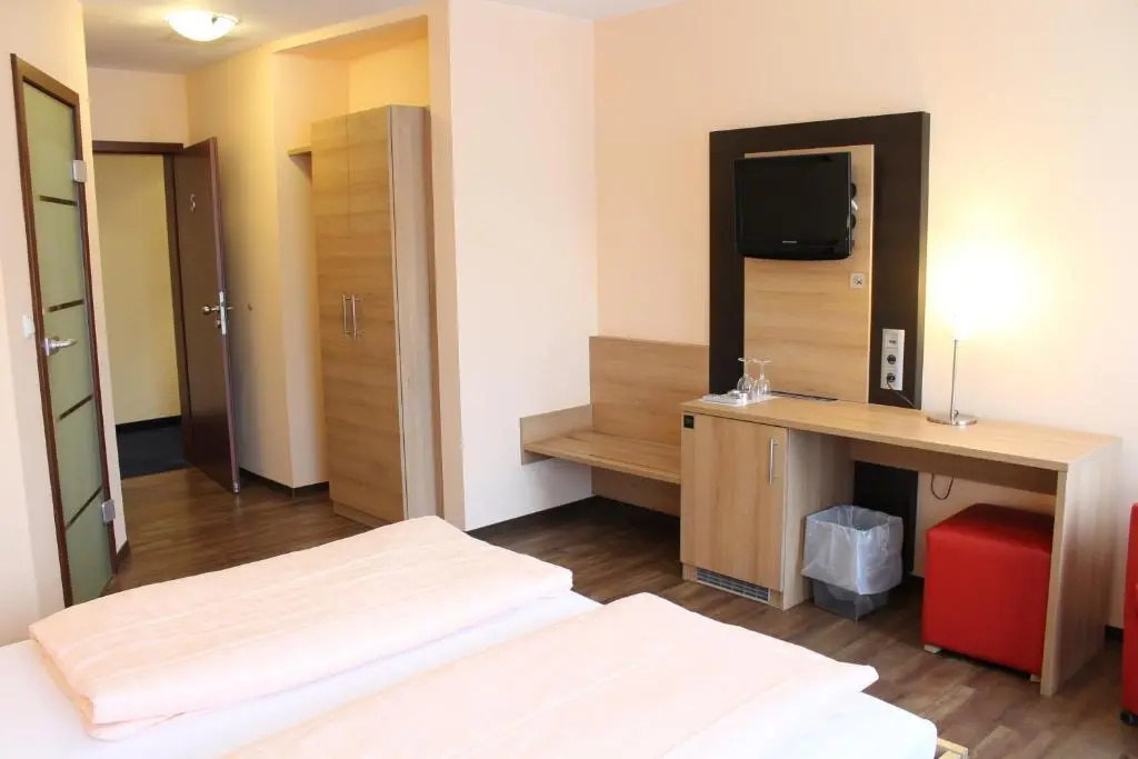Standard Double room (full double bed)