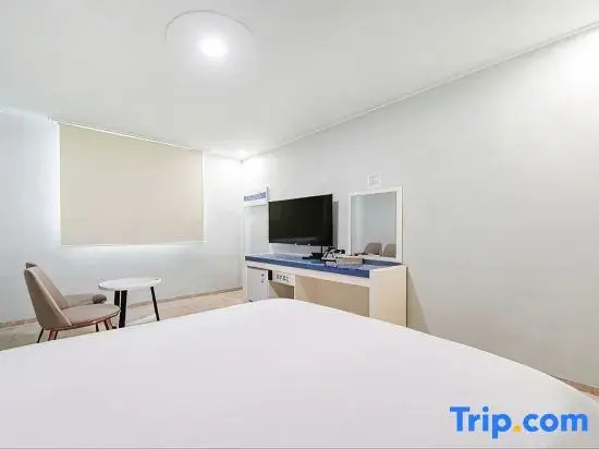 Deluxe Double room with ocean view (full double bed)