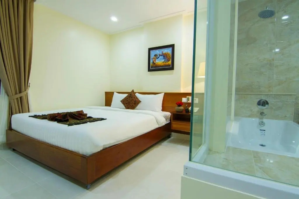 Deluxe Double room (full double bed)