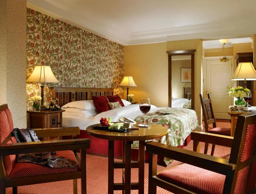 Deluxe Double room (full double bed)