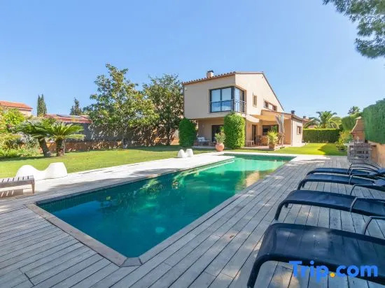 Costa Brava Relax: Gran Jardín y Piscina Privada