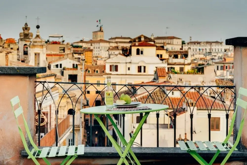 Beautiful Designer Flat Close to Pantheon, Serviced by Hostmaker