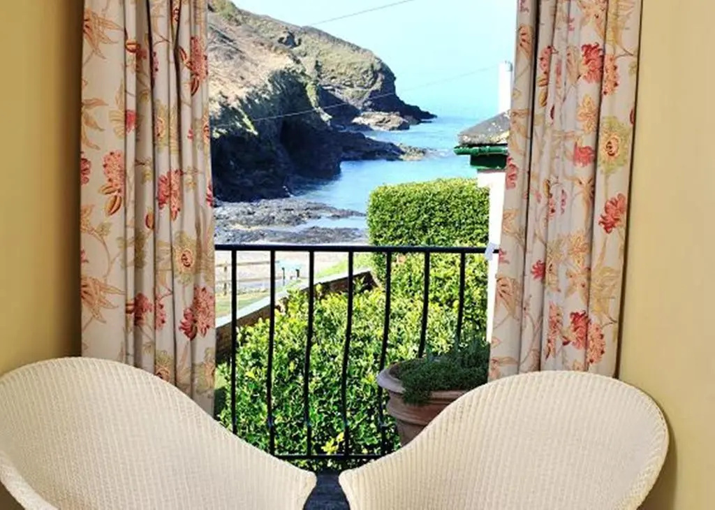 Balcony & Terrace