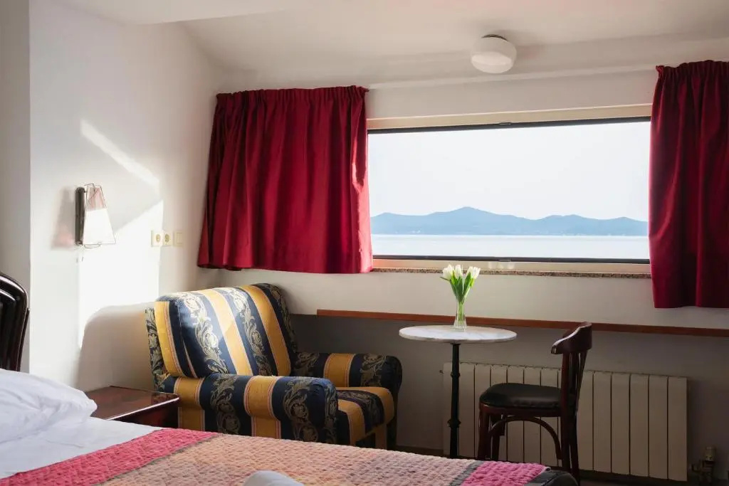Standard Double room with sea view (full double bed)