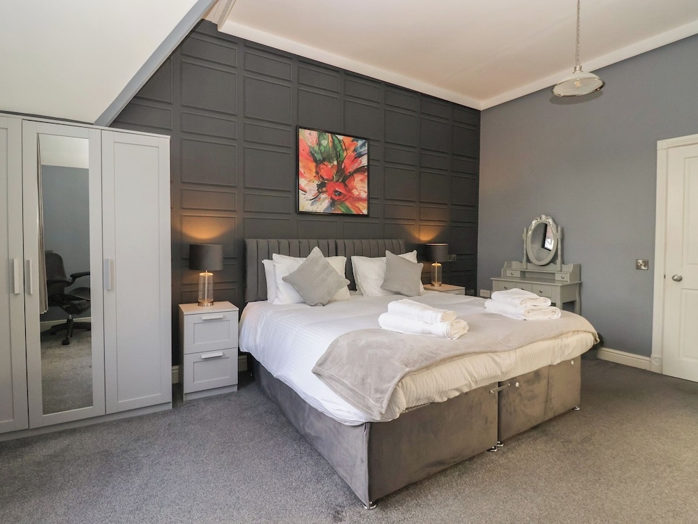 Ten Gables — 4