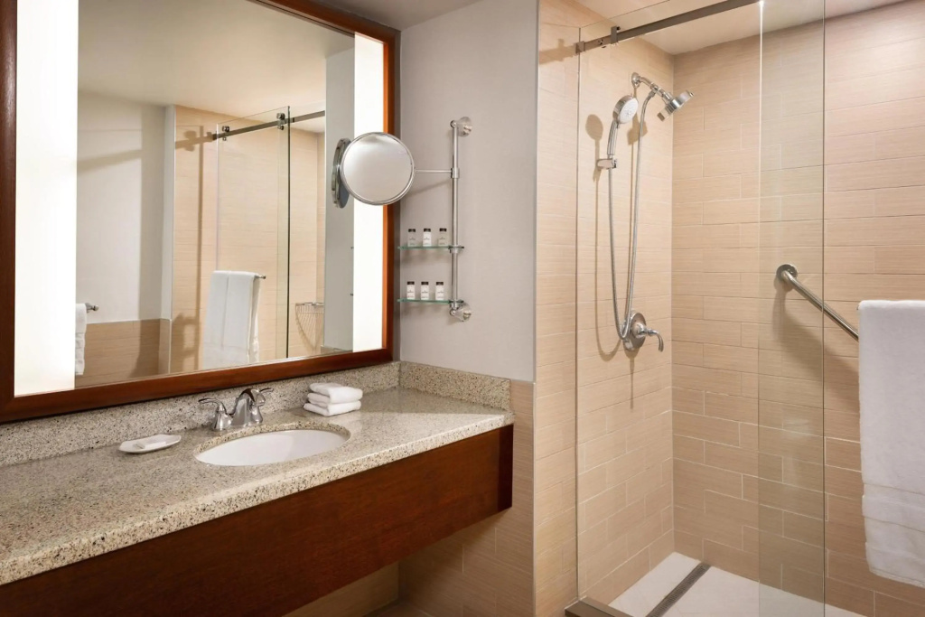 Sheraton Vancouver Airport Hotel - фото 28