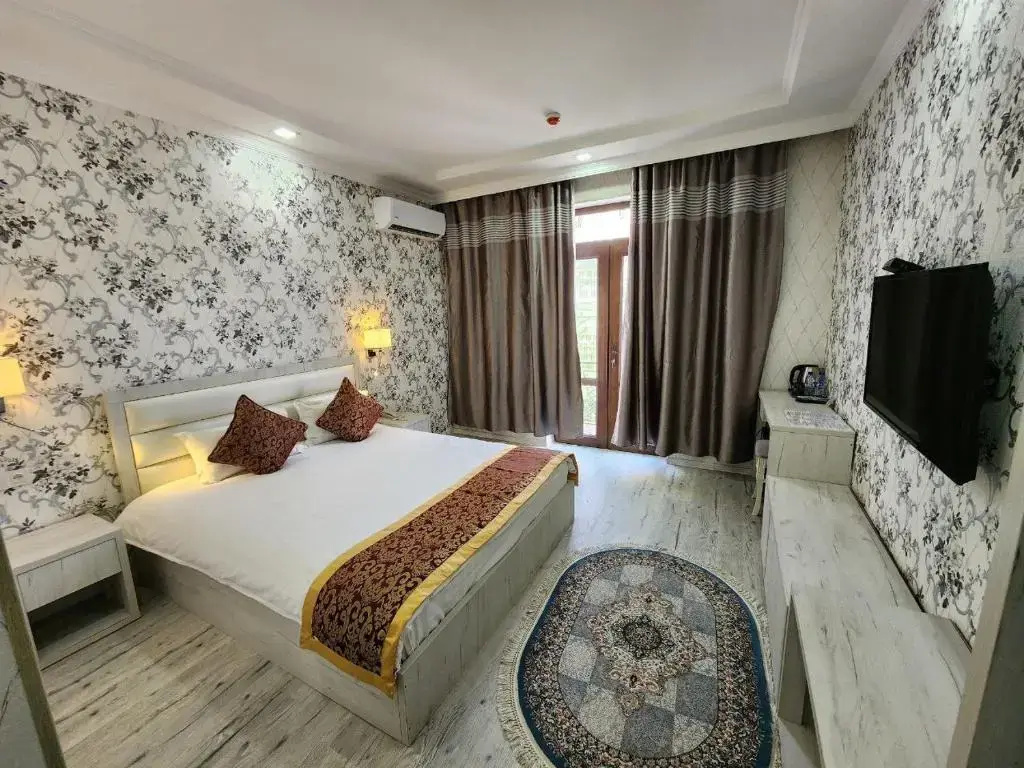 Standard Double room with balcony (full double bed)