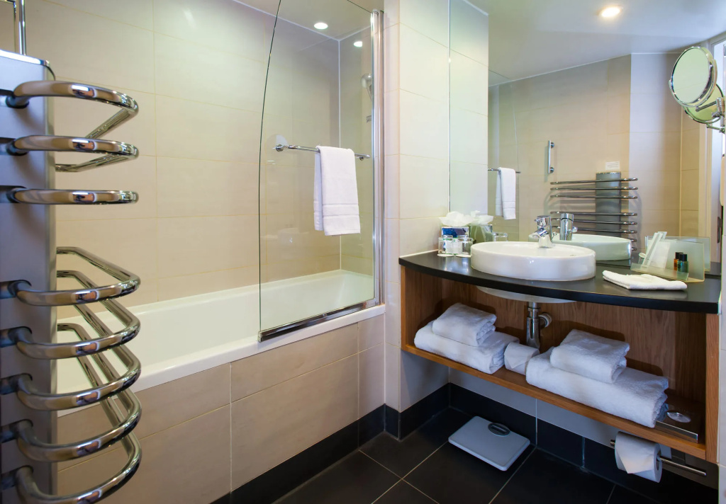 Holiday Inn Salisbury - Stonehenge by IHG - Général