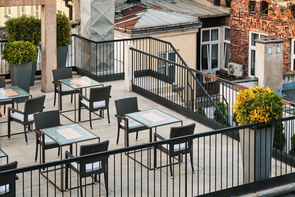 Balcony & Terrace