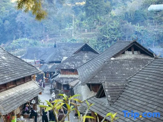 Sunset Yard in Pu'er
