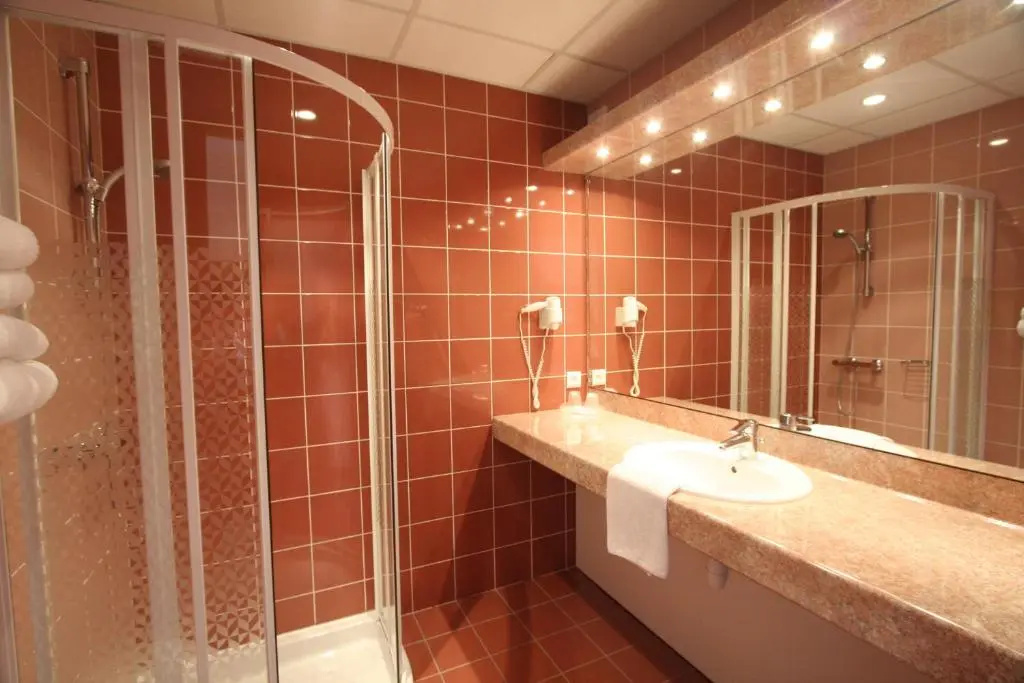 Classic Double room (full double bed)