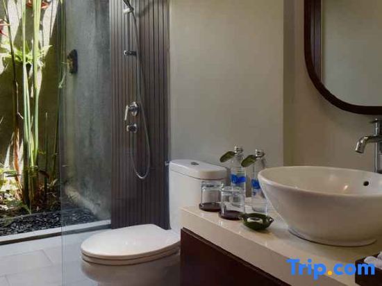 Japa Suites & Villas