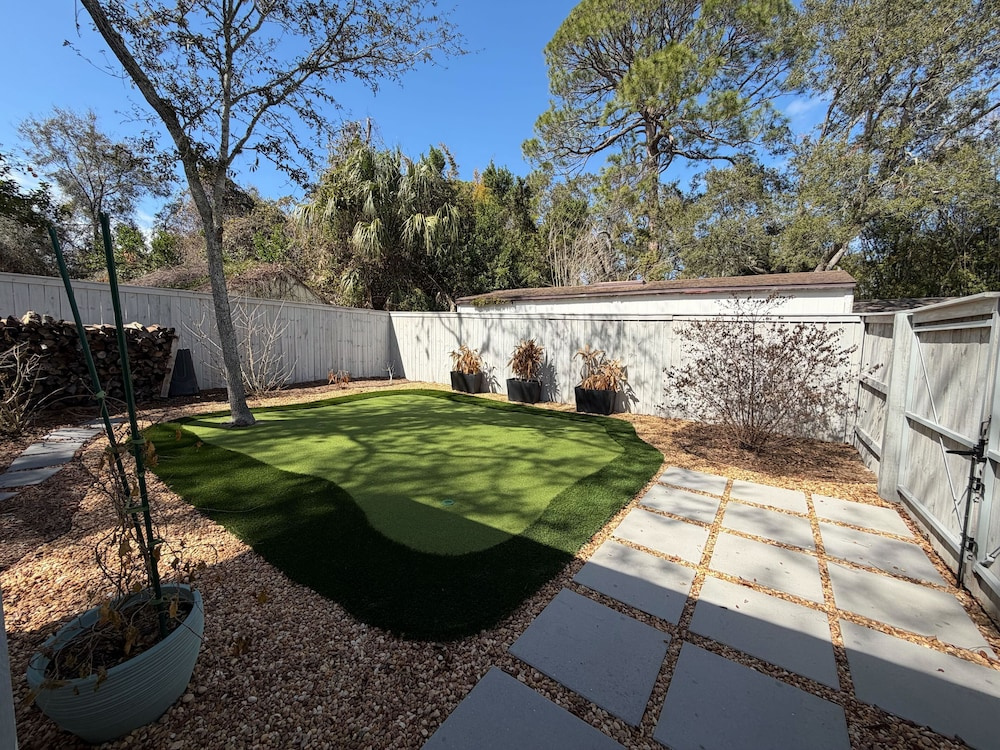 Renovated Home With Private Pool, Patio, Outdoor Fireplace, & Grill