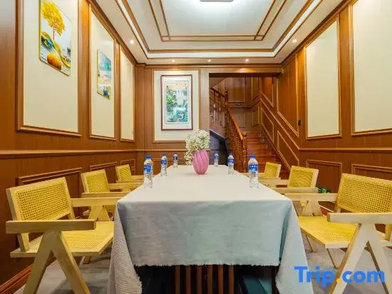 Shangri-La Dengxuelai Oxygen Homestay (Dukezong Ancient City)