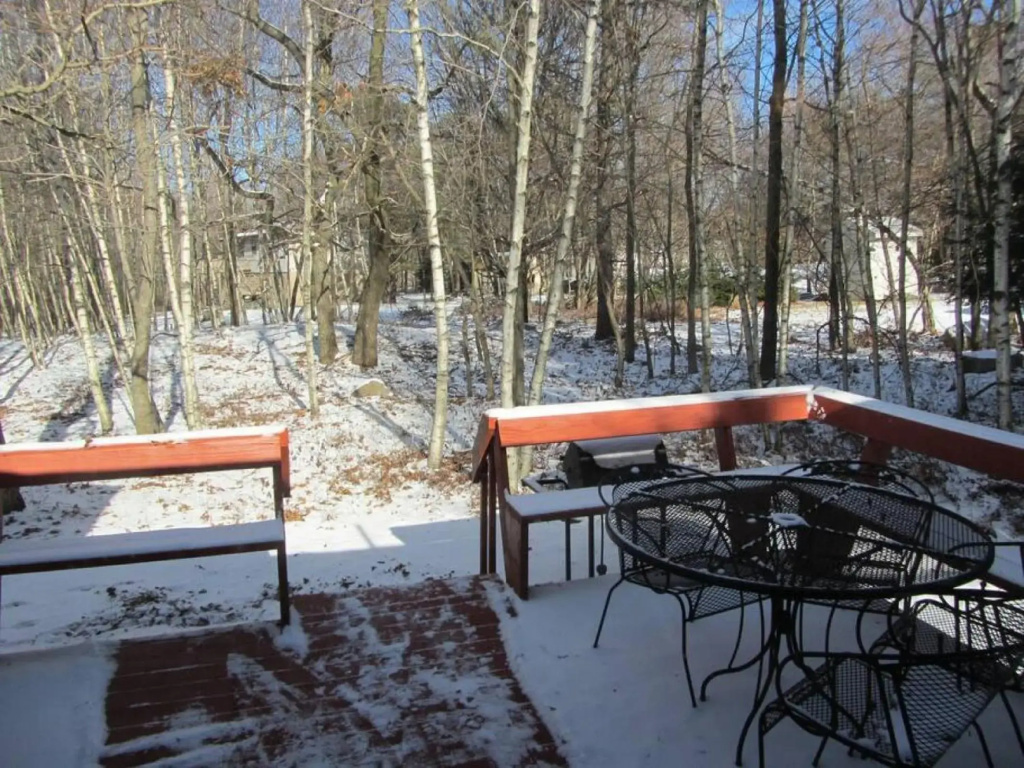 Cozy Pocono Cottage near Jack Frost Jim Thorpe
