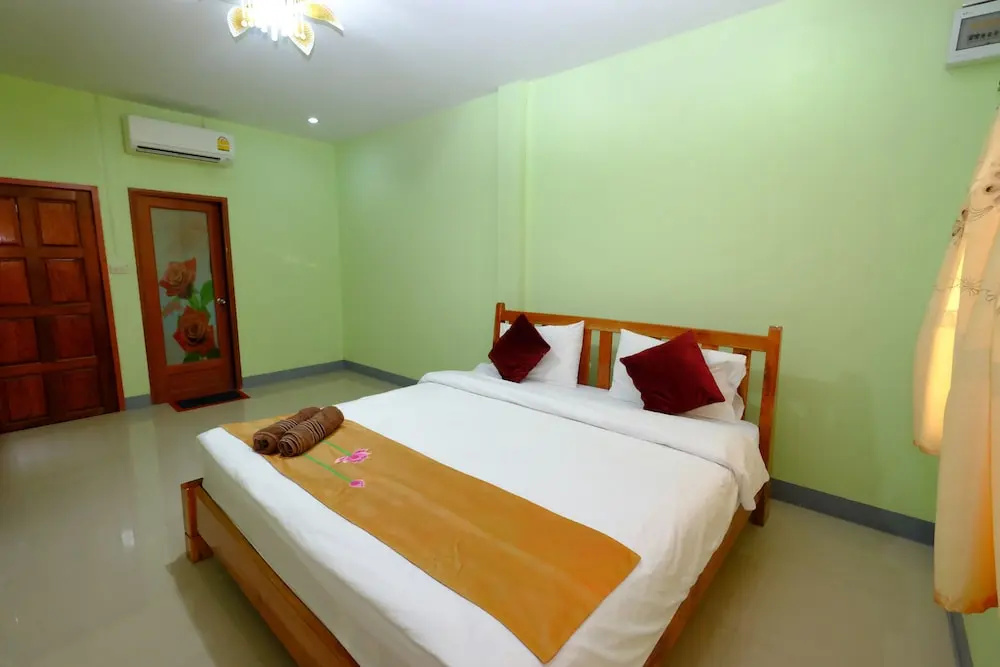 Standard Double room with balcony (full double bed)