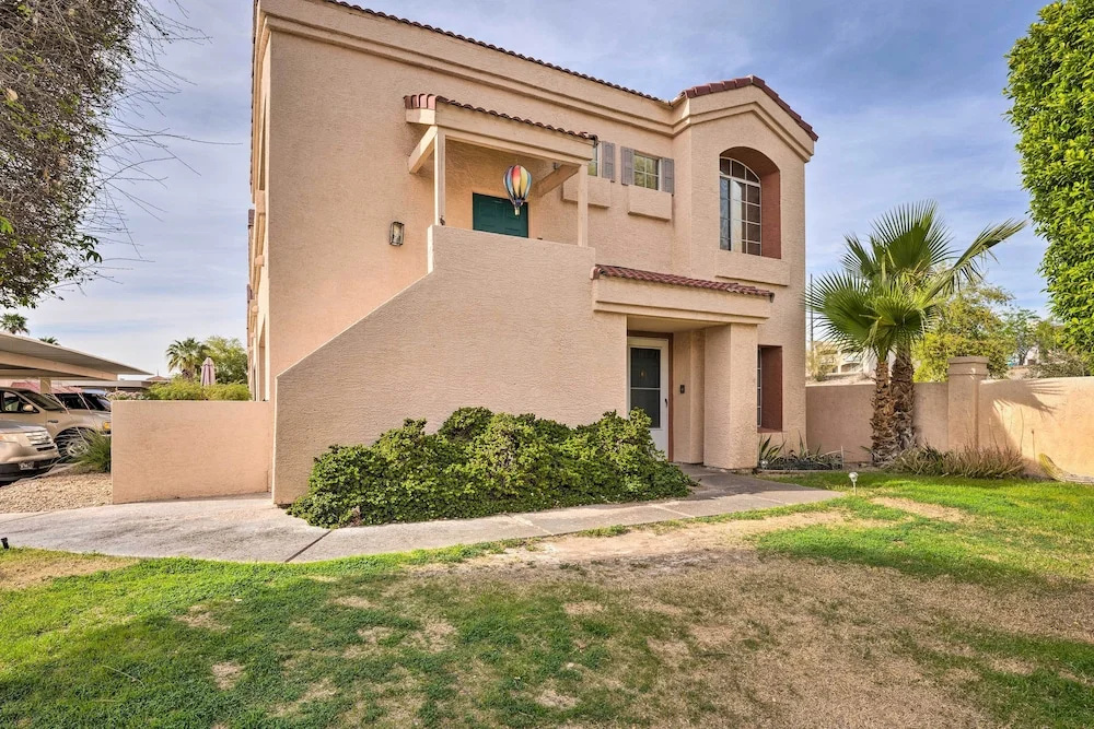 Lake Havasu Condo w/ Community Pool & Hot Tub