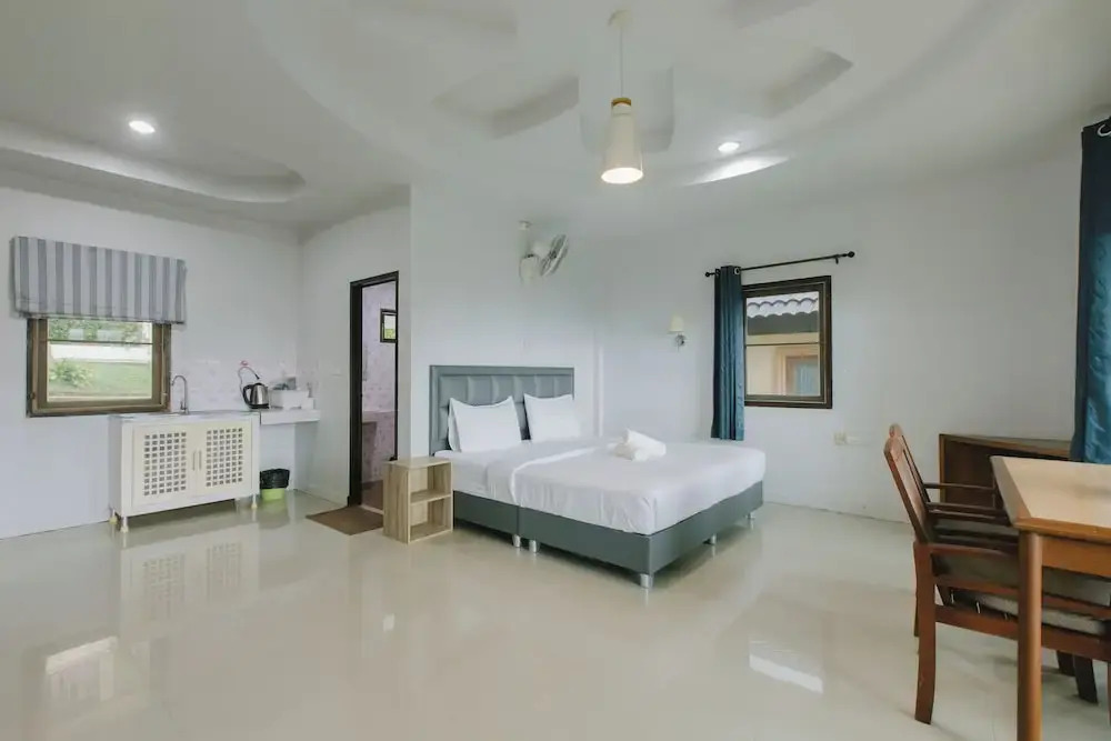 Бунгало с балконом в Kataonsea Bungalows