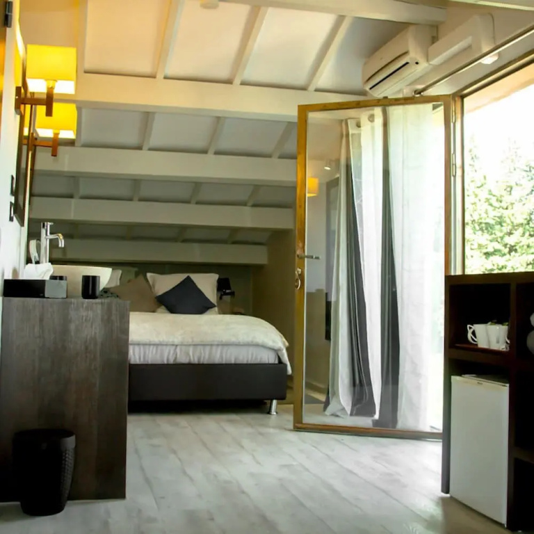 Standard Double room with balcony (full double bed)