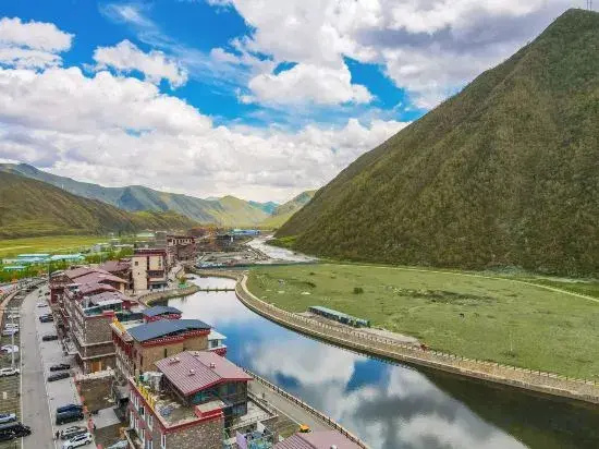 Yunyi Hotel
