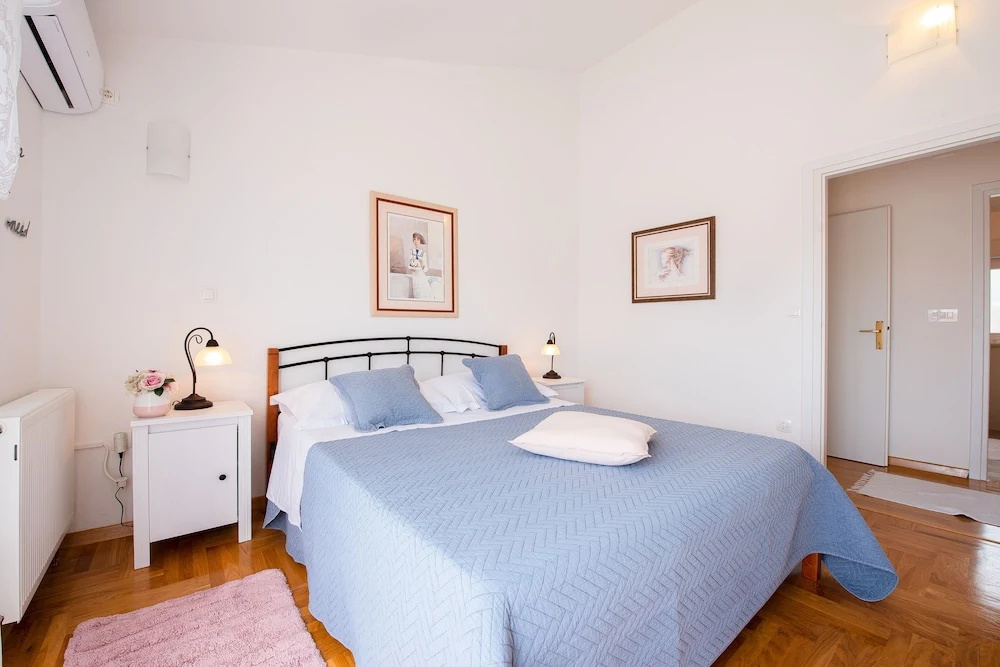2 Bedrooms Superior Apartment with garden view