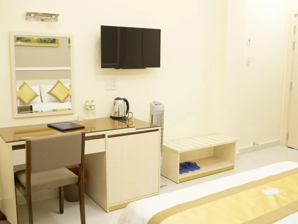 Deluxe Double room with lake view (full double bed)