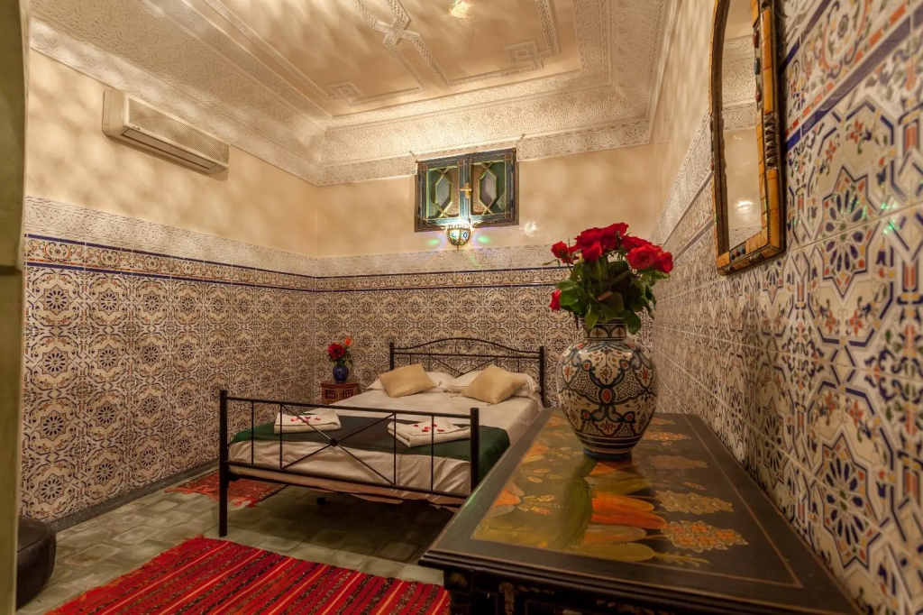 Double room (full double bed)