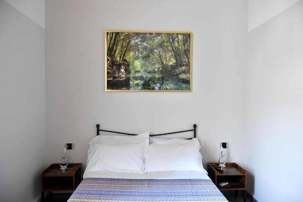 Deluxe Double room (full double bed)
