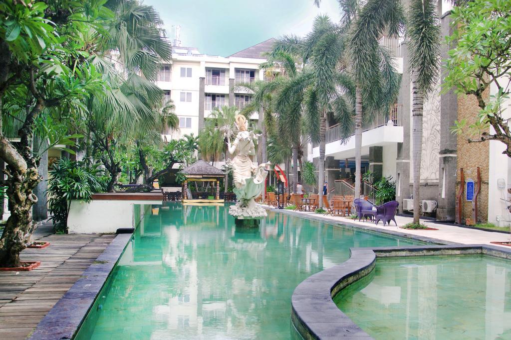 Бали north kuta. Пляж кута бали. Индонезия бали. Кута бали. Mercure kuta bali 4*.