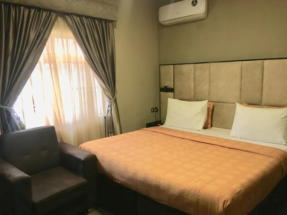 Economy room