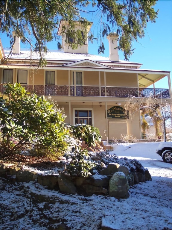 Mount Victoria Manor