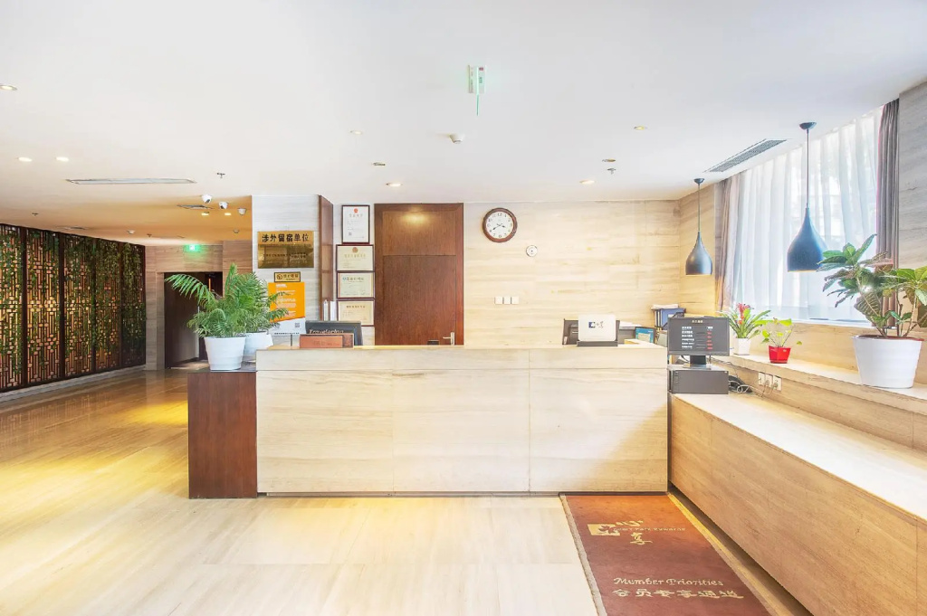 Lobby & Reception
