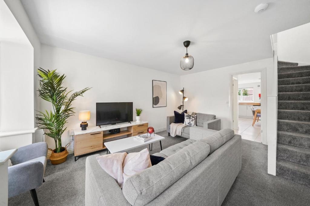Greaves House by Truestays - 3 Bedroom House in Failsworth, Manchester