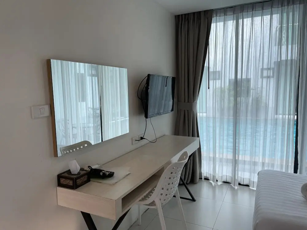 Двухместный номер Standard с балконом (двуспальная кровать) в Good Day Phuket