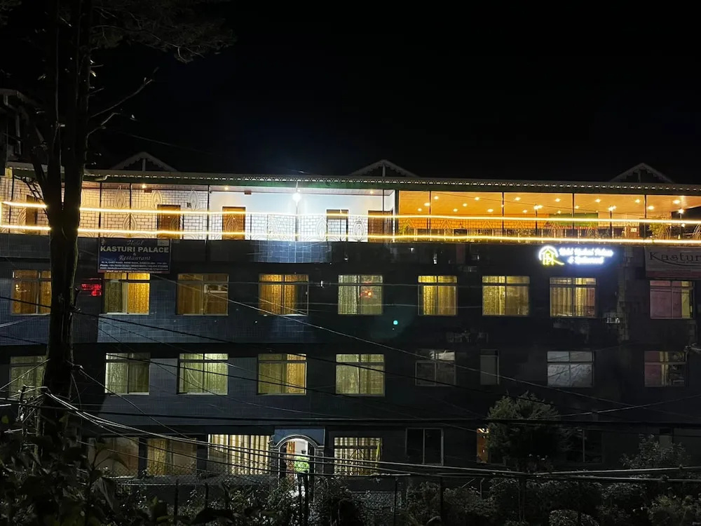 Goroomgo Kasturi Palace Darjeeling