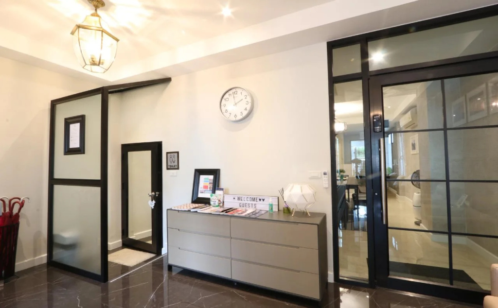 Lobby & Reception