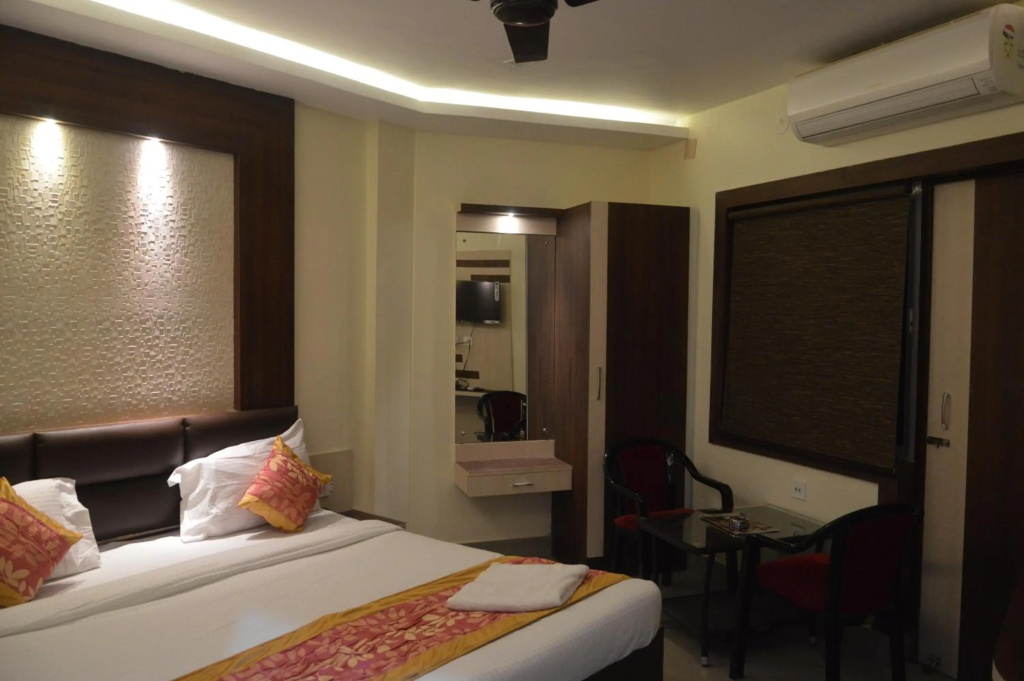 Hotel Jeevan Sandhya — 4