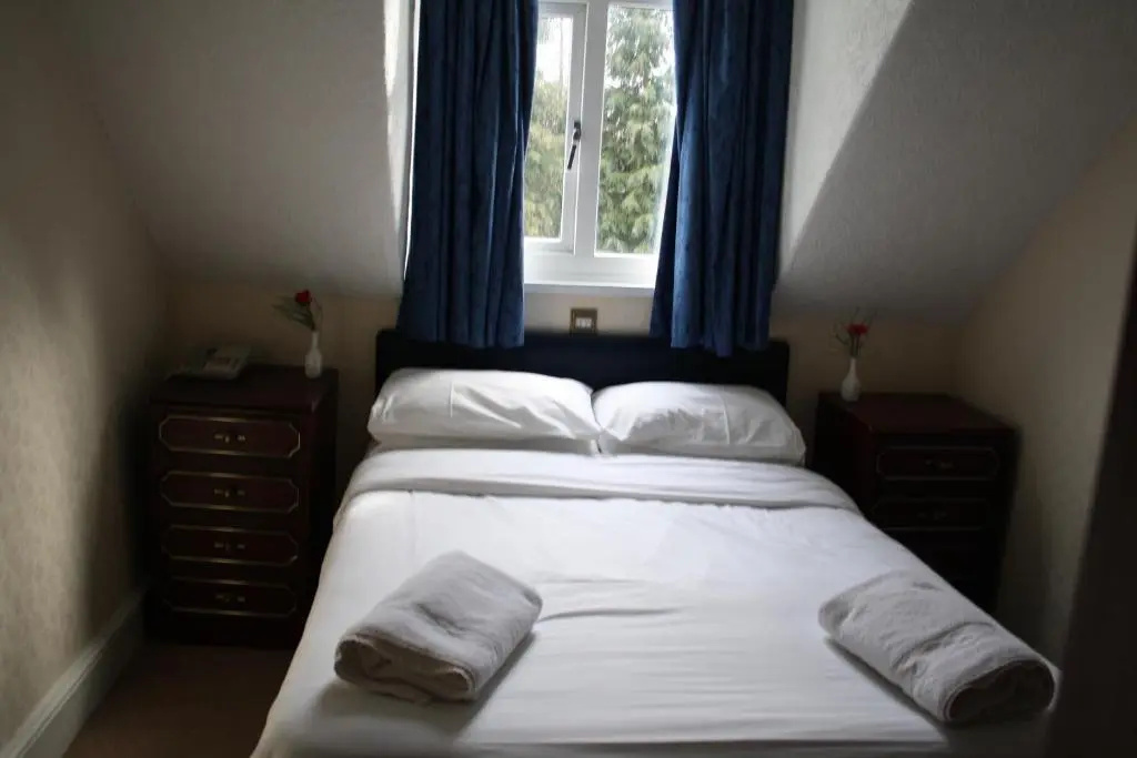 Uno Thames Hotel -Reopened Brand New Again -FREE PARKING - Chambres
