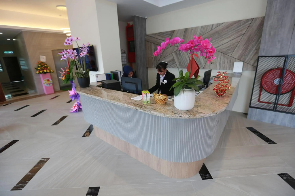 Pantai Regal Hotel - фото 24